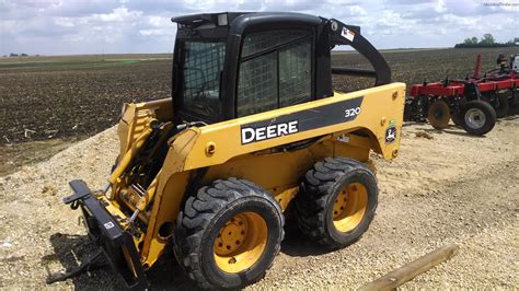 jd 320 skidsteer